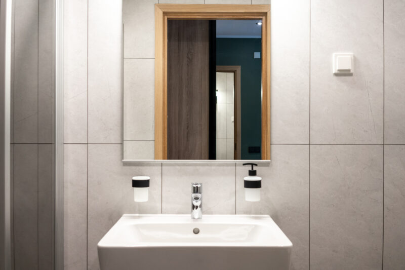 DOUBLE - Image 8
